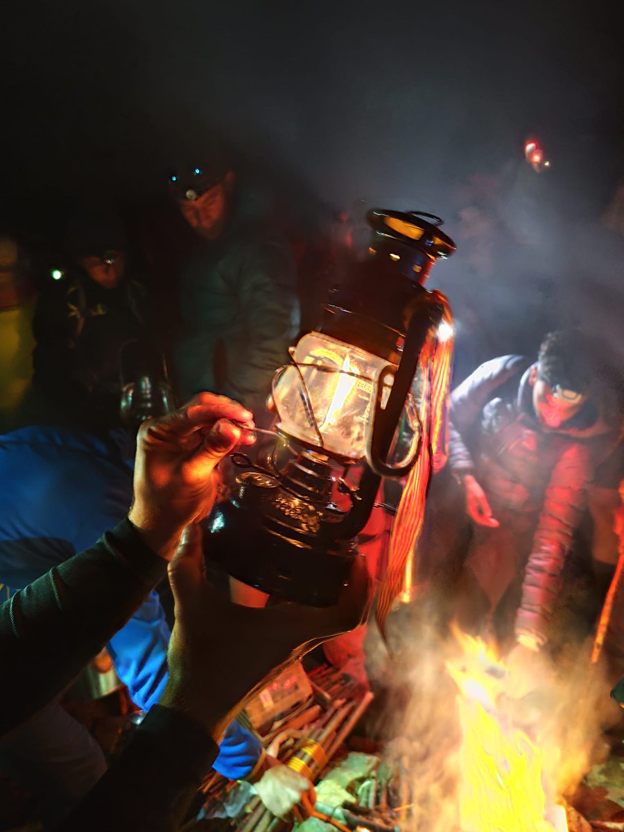 🔥 Un any més la Flama del Canigó va encendre les fogueres de la nit de Sant Joan del Baix Penedès.