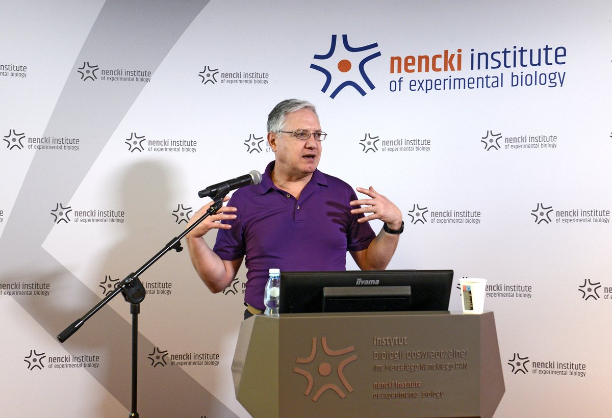 NenckiInstitute's tweet image. Yesterday, we had the pleasure of hosting 𝐩𝐫𝐨𝐟. 𝐑𝐚𝐟𝐚𝐞𝐥 𝐂𝐚𝐬𝐞𝐥𝐥𝐚𝐬 at a special Nencki Institute Seminar. 🤩
🔹Prof. Casellas (Laboratory of B Cell Biology and Nanotherapies, University of Texas, MD Anderson Cancer Center, Houston, TX, USA) delivered a lecture…