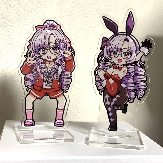 そしてサロメちゃんアクスタが間に合いました!
バリヤードジャージサロメちゃんと
バニーサロメちゃんです
可愛くできたと思う 