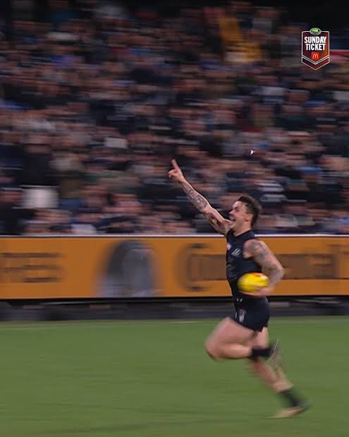 samwharton89's tweet photo. Little did we know it at the time, but Zak Williams must have simply been signalling the amount of good quarters @CarltonFC were about to have across the following month…. 👆

#AFLPowerBlues https://t.co/EktF1mo8VL