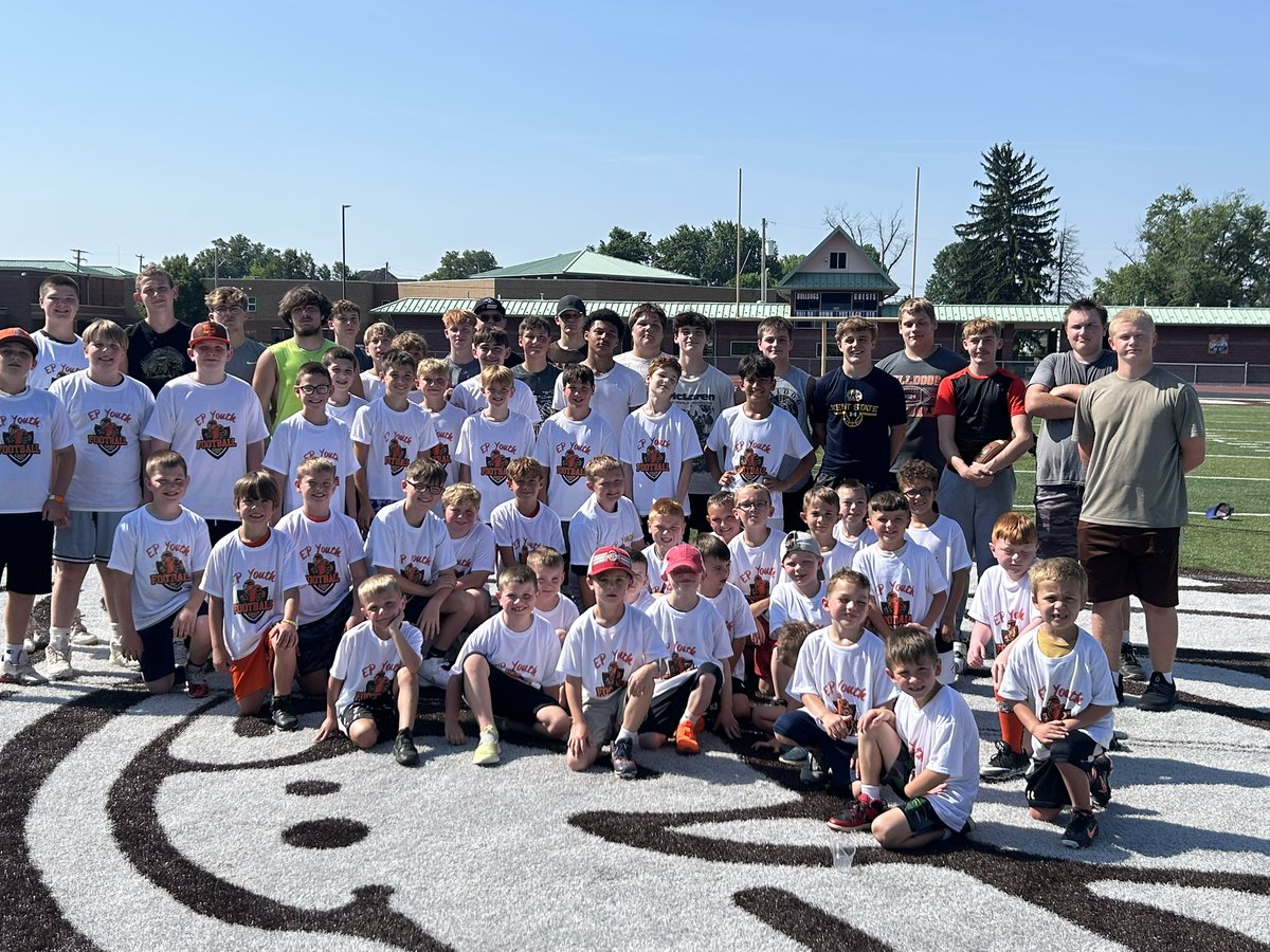 EP_BulldogFB's tweet photo. We had a first day at our EP Youth Bulldog Camp! Weโll see everybody today at 10 for Day 2!
#ReloadingNotRebuilding #BulldogFootball #EastPalestine #Bulldogs #BulldogNation #Camp #Future #BigDogs https://t.co/4739jfmfHY