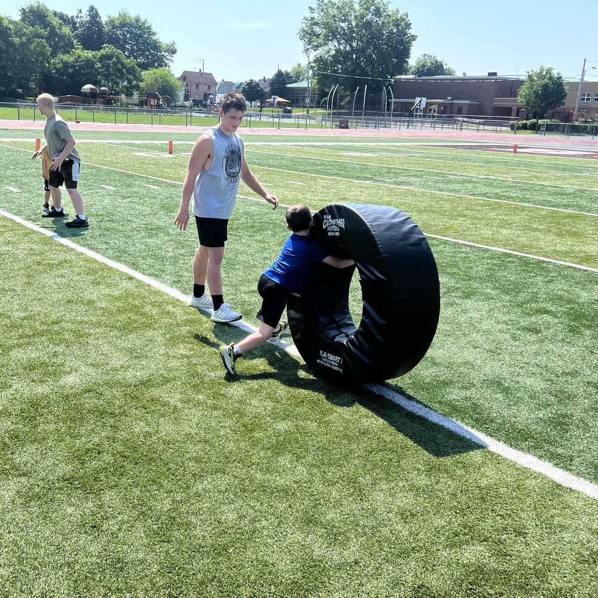 EP_BulldogFB's tweet photo. We had a first day at our EP Youth Bulldog Camp! Weโll see everybody today at 10 for Day 2!
#ReloadingNotRebuilding #BulldogFootball #EastPalestine #Bulldogs #BulldogNation #Camp #Future #BigDogs https://t.co/4739jfmfHY