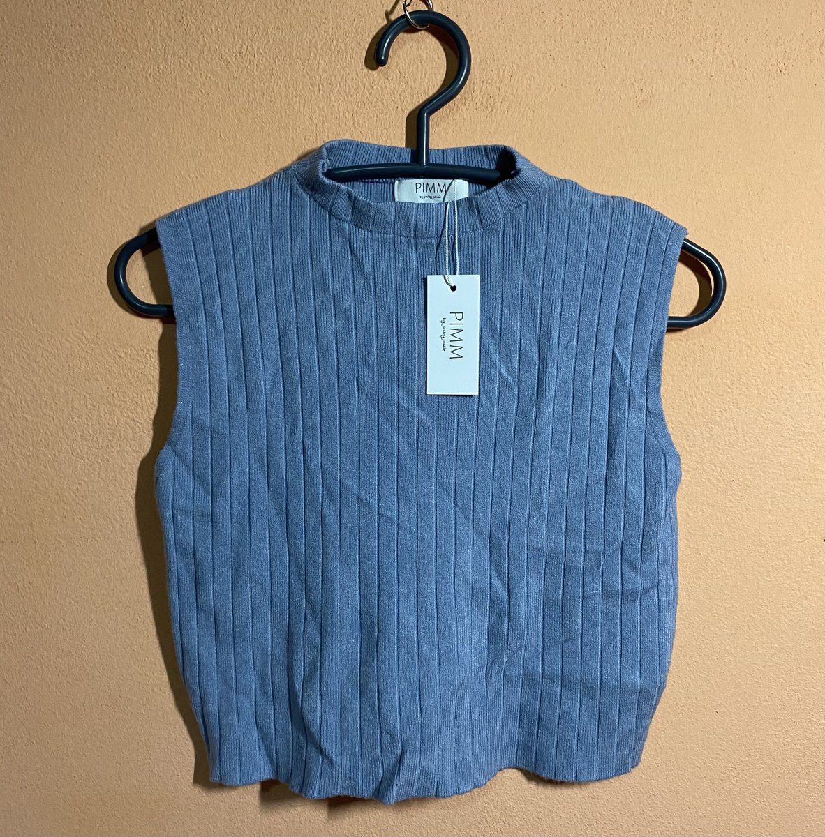 Pakkard40107403's tweet photo. 🐡โล๊ะตู้ถูกๆ หน้าทวิตมีอีกคับ🐡
• 10 บาท 
• Size xs/s

🚗ค่าส่ง 1-2ตัว =40
              2+ =50บาท
เหมาคิดค่าส่งตามจริง💯💯

#ส่งต่อเสื้อกันหนาว #ส่งต่อเสื้อผ้ามือ2 #ส่งต่อเสื้อผ้ามือสองราคาถูก #ส่งต่อเสื้อผ้า #เสื้อผ้ามือ2 #เสื้อผ้ามือสอง #เสื้อผ้าน่ารัก #เสื้อกันหนาวมือสอง https://t.co/C4ljWlhqJW