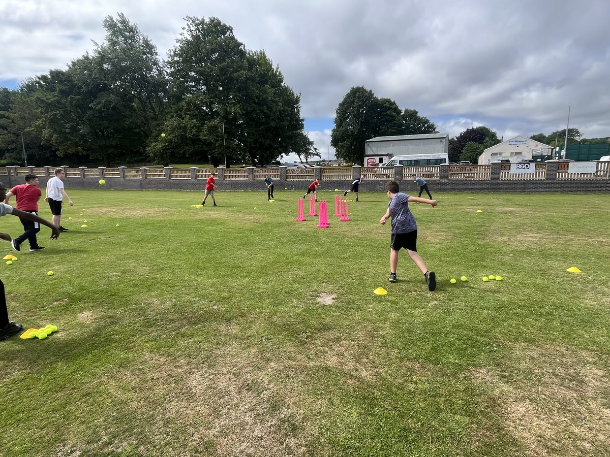 CoachWrexham's tweet image. This morning ALN cricket festival class from @pe_stchris @GwersylltParkCC @ActiveWrexham @CricketWales
