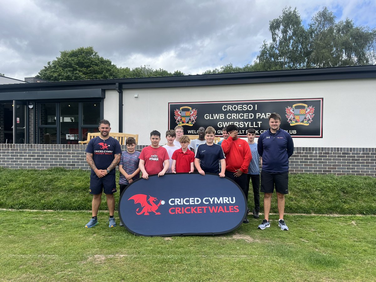 CoachWrexham's tweet image. This morning ALN cricket festival class from @pe_stchris @GwersylltParkCC @ActiveWrexham @CricketWales