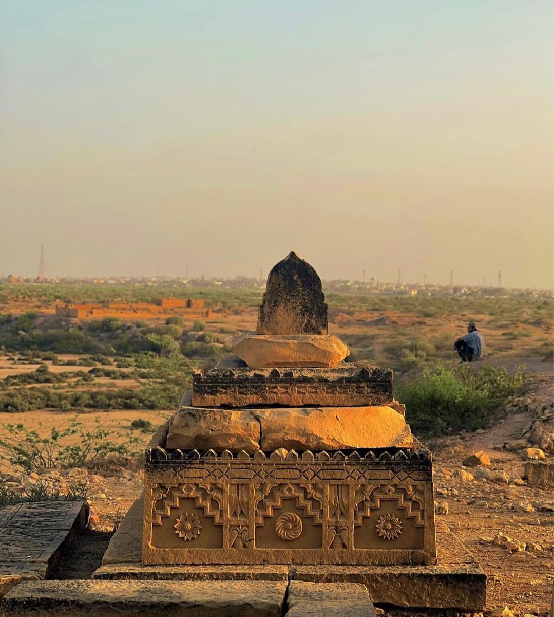folkloristan's tweet photo. The Patterns of Makli✨ https://t.co/H3xRgf7iDO