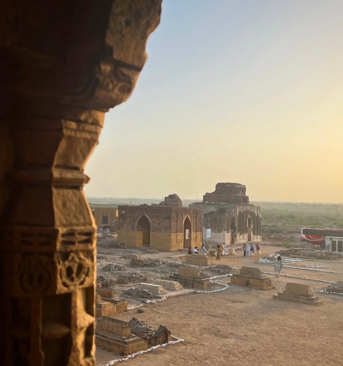 folkloristan's tweet photo. The Patterns of Makli✨ https://t.co/H3xRgf7iDO
