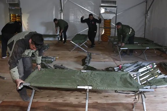 "Un lugar para dormir"
Provincia activa un centro de contención para personas en situación de calle

Durante dos meses, el dispositivo brindará cama, abrigo, alimentación, asistencia médica y acompañamiento integral
Leer más👇
neuqueninforma.gob.ar/noticias/2025/…