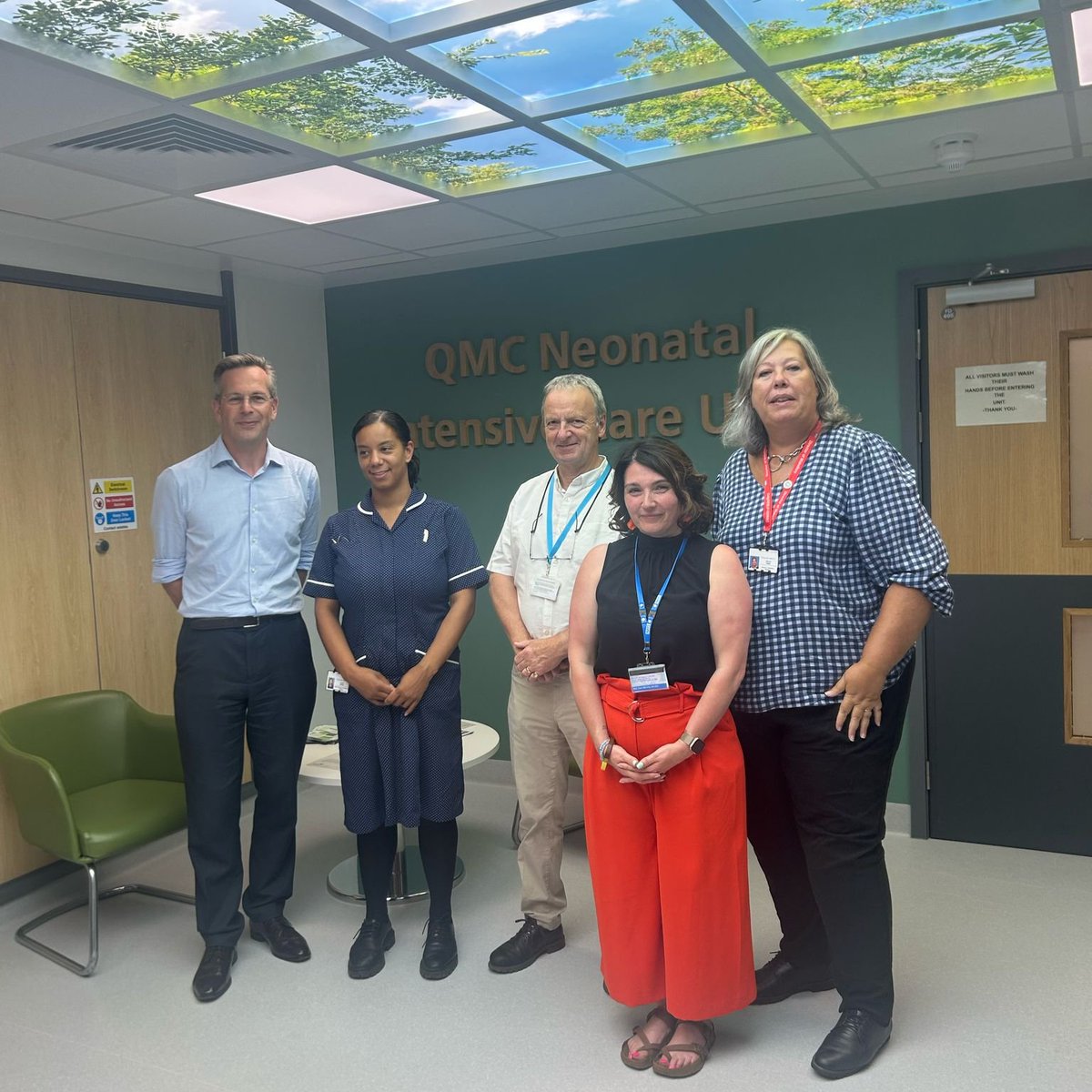 Nottingham University Hospitals (@nottmhospitals) on Twitter photo "Amazingly dedicated staff doing incredible things for patients"
This is how <a href="/NHSProviders/">NHS Providers</a> CEO Daniel Elkeles described the staff he spoke to during a visit to our Queen's Medical Centre yesterday.
Daniel, alongside Sir Terence Stephenson, visited the hospital to find out more "Amazingly dedicated staff doing incredible things for patients"
This is how <a href="/NHSProviders/">NHS Providers</a> CEO Daniel Elkeles described the staff he spoke to during a visit to our Queen's Medical Centre yesterday.
Daniel, alongside Sir Terence Stephenson, visited the hospital to find out more
