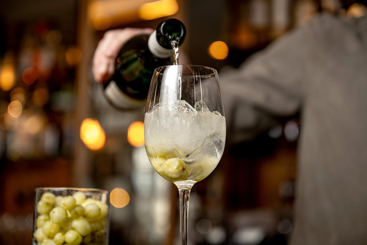 Celebrate #EnglishWineWeek with a Gooseberry Spritz!

Our seasonal serve sees Tanqueray mixed with gooseberry juice and a touch of English sparkling - fresh, refreshing, and effortlessly sophisticated, it’s an ideal drink for your #ThirstyThursdays.
