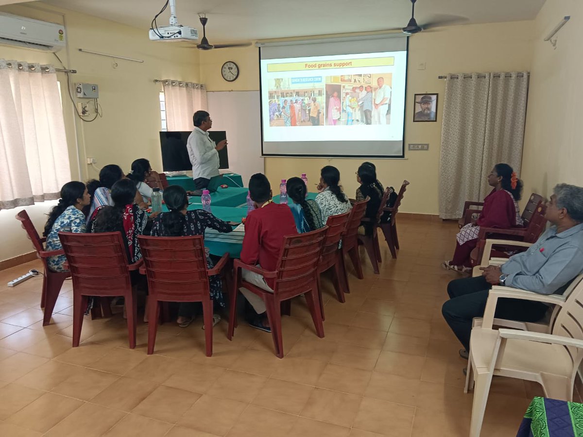 Honoured to host @MSSW_India students from the Dept. of Medical &amp; Psychiatric Social Work.
Dr. A. Feroch praised our team’s commitment to serving people affected by #Leprosy &amp; #TB.
"Beyond job culture – true passion!"
Grateful for the partnership! 🙏
#DamienFoundation #CSR