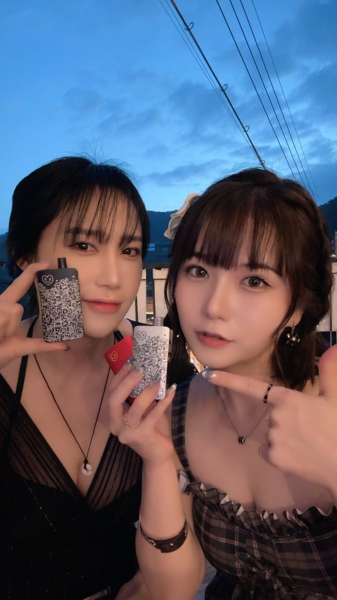 YUDI_zzing's tweet photo. 풀파티 즐겁당...💕
プ-ルパ-ティ楽しい...💕

with.@ninimoca0710 

#오지구 #OG9 #전자담배  #shishya #poker #delaer #풀파티 https://t.co/6f6MBj5A0O