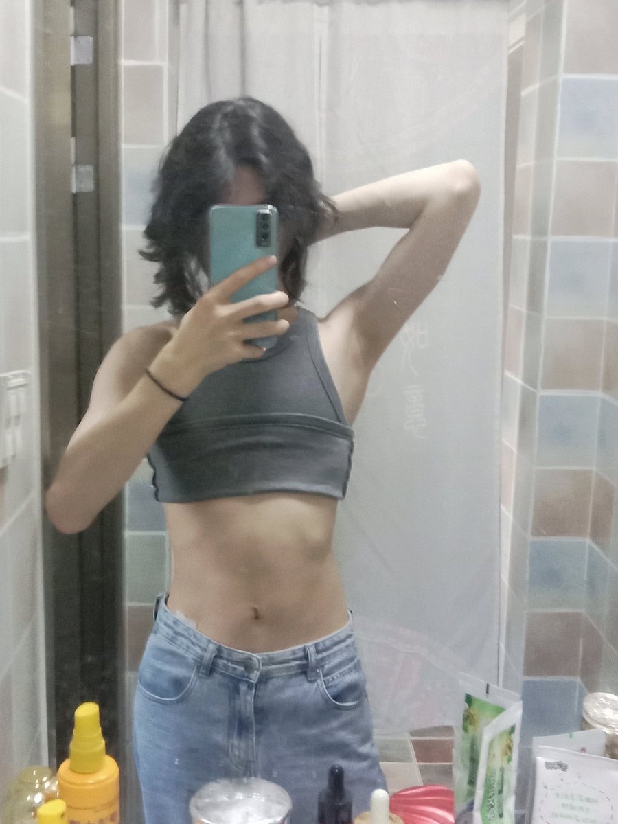 Aer_Rlyeh's tweet photo. 那酒吧是真把暑假工当牛马使唤，跑路了跑路了🥲
九月份读大学前还有一大堆东西要准备，不过好像大学的设施还不错的样子，管理也比较宽松 https://t.co/bplCSOfcrM