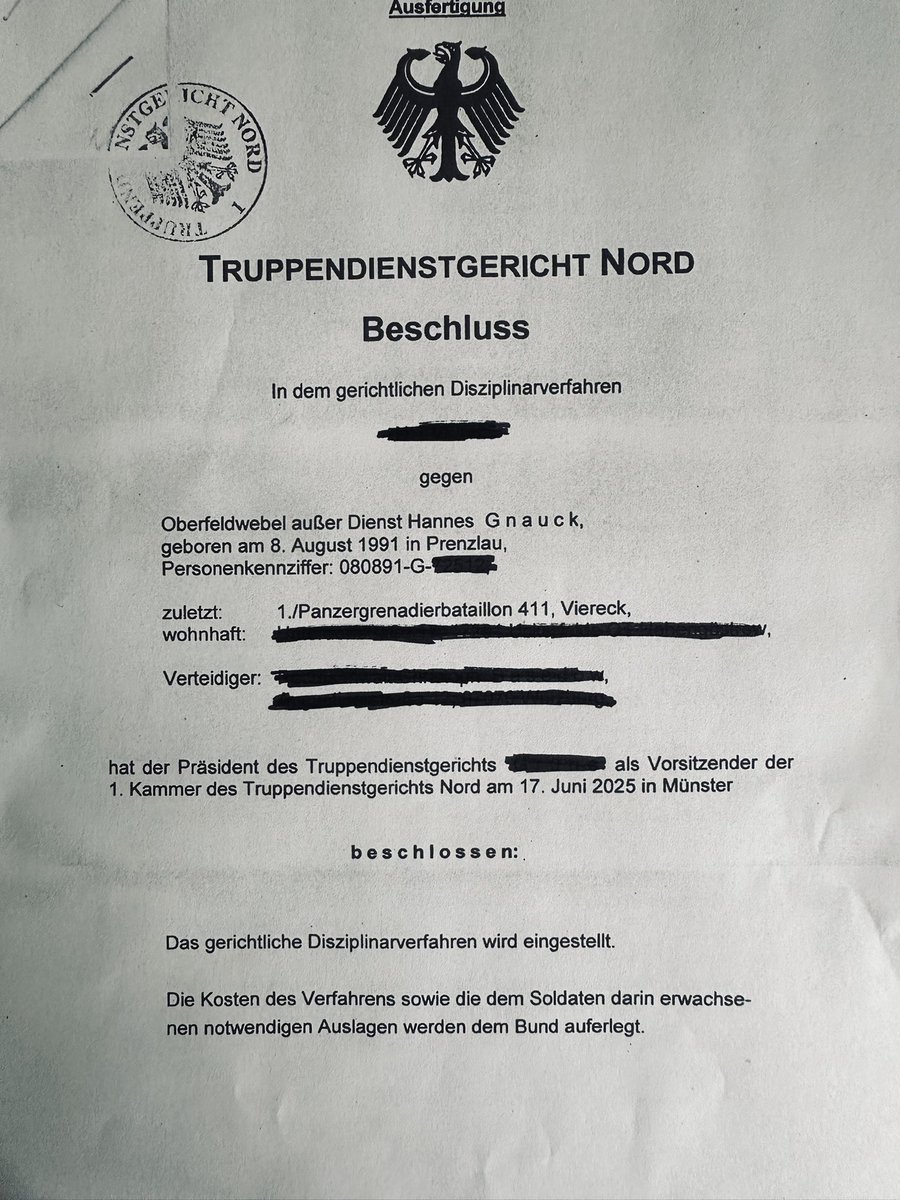 5 Jahre Stigmatisierung, mediale Hetze, Kasernenbetretungsverbot, Uniformtrageverbot, Beleidigungen und Ausgrenzung im Parlament. Um am Ende: nichts. Keine Anklage, keine Verurteilung, keine Strafe. Gerichtliches Disziplinarverfahren eingestellt.

youtu.be/xUabvIJXD6M?si…