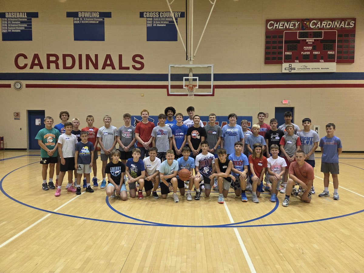 CheneyBball's tweet image. Last day of JH Basketball Camp today.    32  kids in the gym getting better and both grades have a chance to be good which is exciting for the future.