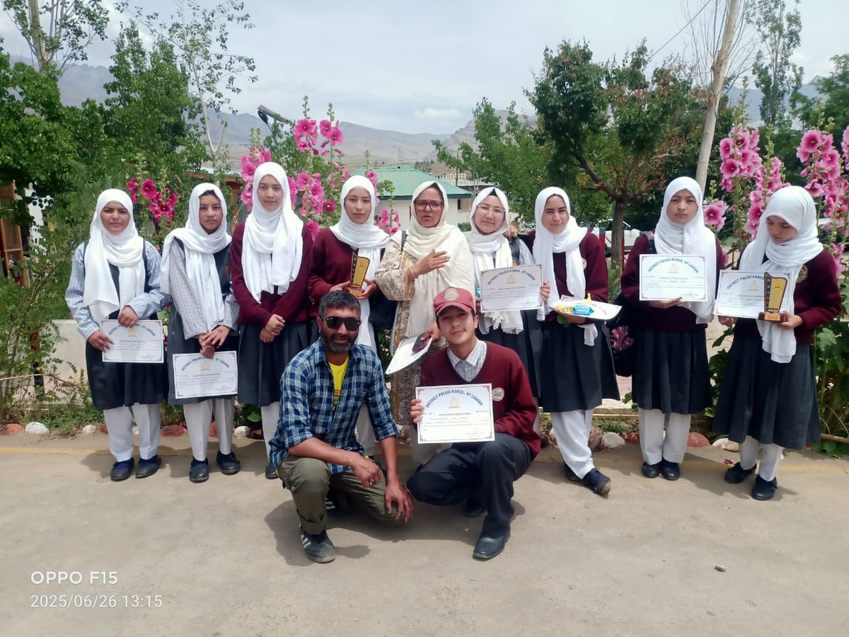 JAME_Kargil's tweet image. JAME Shines Bright! 🌟

Huge congrats to Zahara Batool &amp;amp; Yasmeen Batool for showcasing their incredible talent! They&apos;ve bagged 2nd position in both Essay &amp;amp; Drawing competitions! 🎨📝 #ProudJAME #CocurricularAchievements #TalentUnleashed #Congratulations&quot;