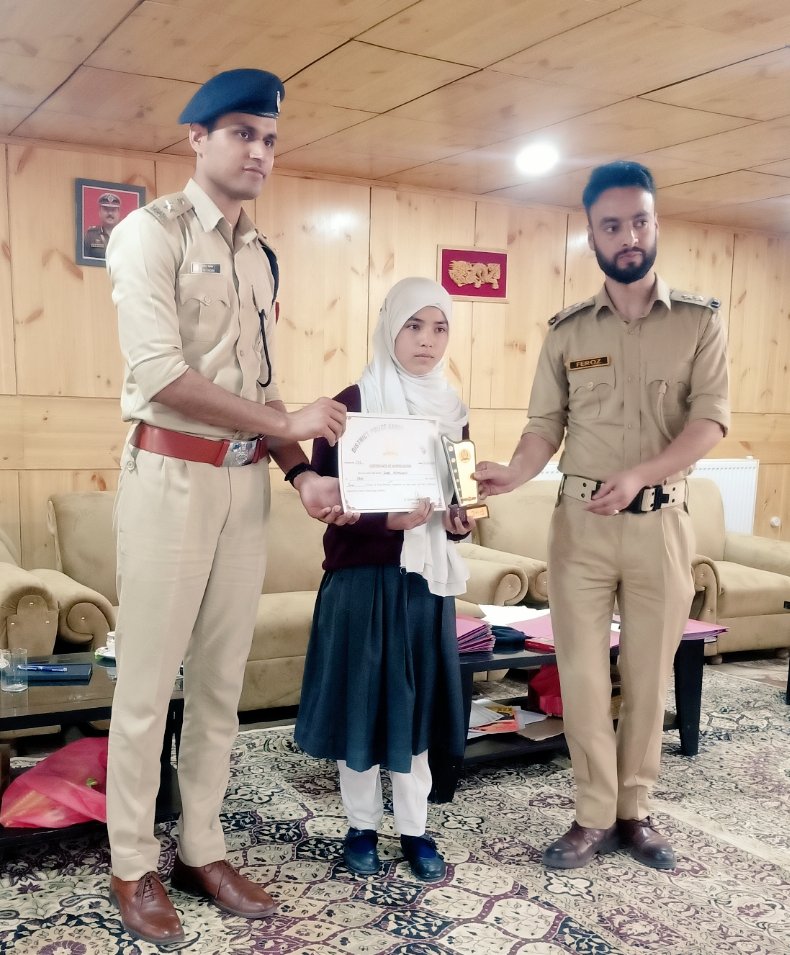 JAME_Kargil's tweet image. JAME Shines Bright! 🌟

Huge congrats to Zahara Batool &amp;amp; Yasmeen Batool for showcasing their incredible talent! They&apos;ve bagged 2nd position in both Essay &amp;amp; Drawing competitions! 🎨📝 #ProudJAME #CocurricularAchievements #TalentUnleashed #Congratulations&quot;