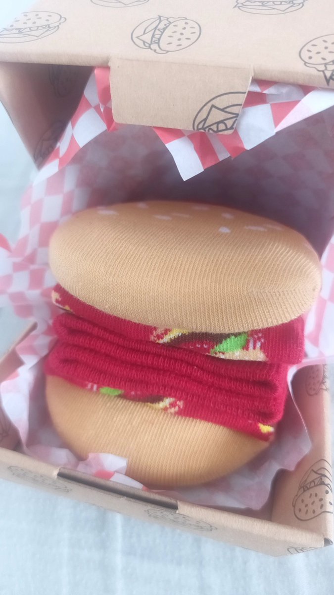 Comment c'est possible... J'ai déjà reçu les chaussettes burger ????

Merci l'anonyme 🍔💚