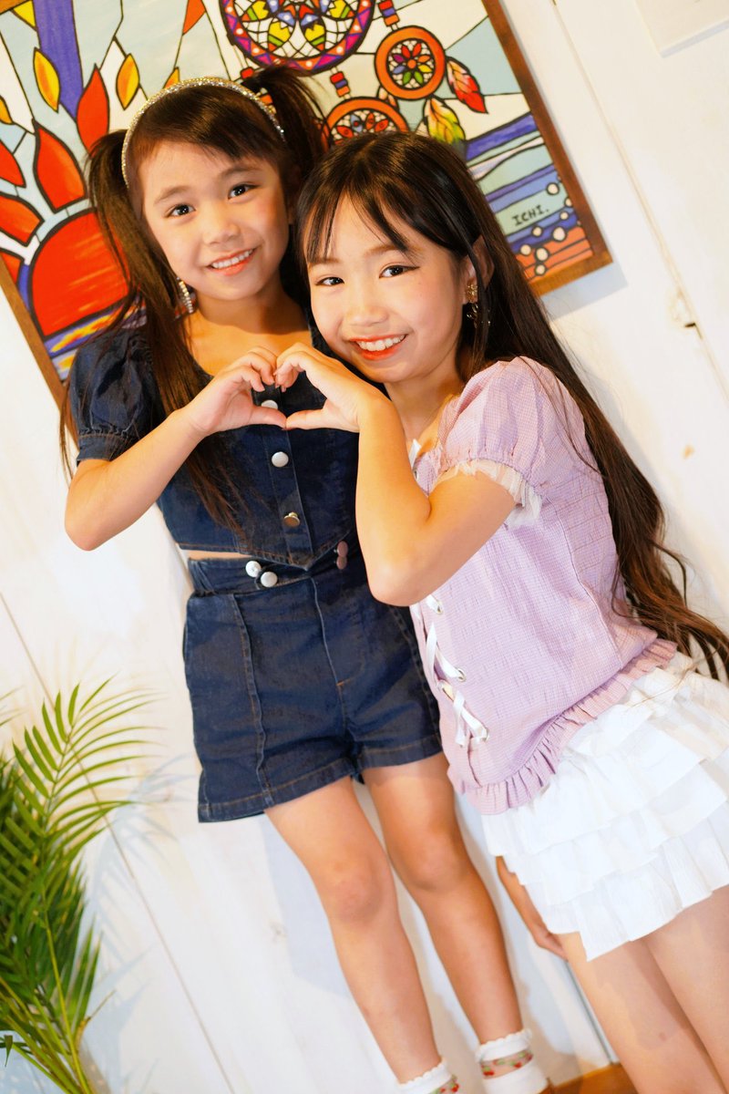 今日はとーっても暑い日でした🫠☀️

明日は金曜日〜💖

今日は大好きな　チェリー🍒食べて
幸せ〜な　おやつでした♡
もも🍑も楽しみ〜♡フルーツ大好き💕

#topmodelschool  #BISCUIT  #ここたん