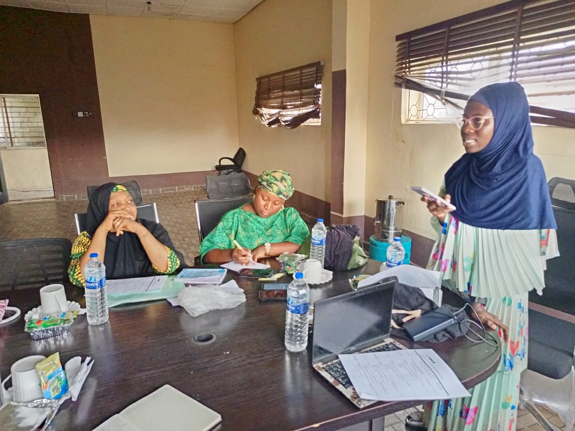Mrs Hajarat Olumo, represented Kwara FP Coordinator, Mrs Bashirat Jatto at the ongoing Media Roundtable on Family Planning themed: "Kwara Family Planning Progress: Sustaining Partnerships for Lasting Impact holding at Tot Hall, Kwara state Ministry of Health, Ilorin.
#FPKwara