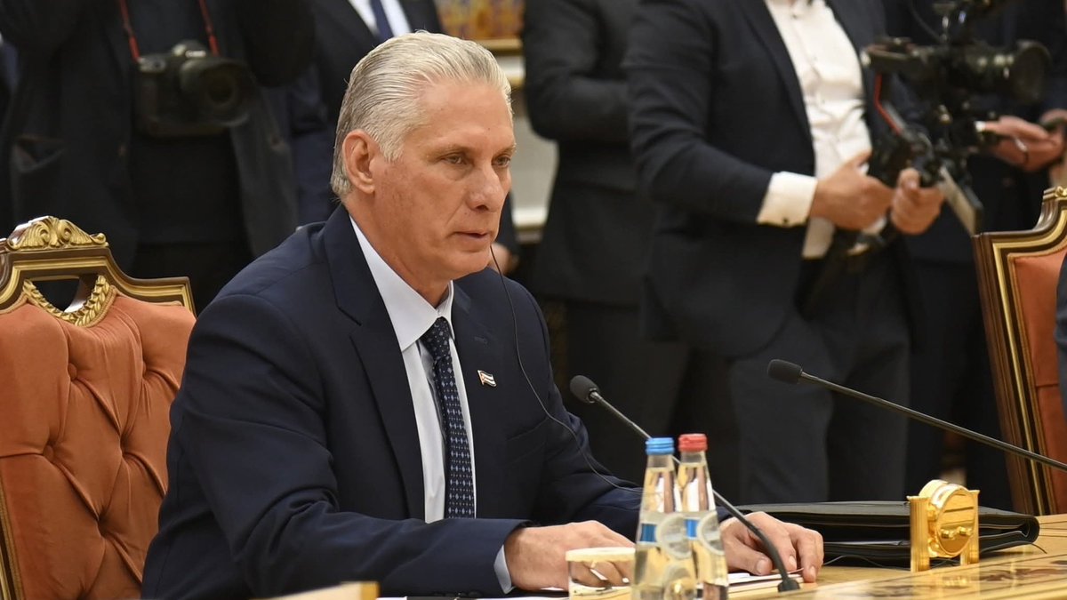 Presidente de la República,#Cuba🇨🇺 Miguel Díaz-Canel Bermúdez, visita instalaciones de la empresa farmacéutica de Belarús
#UnidosXCuba
#CubaPorLaVida
#JuntosPorMayabeque
#CubaVencerá