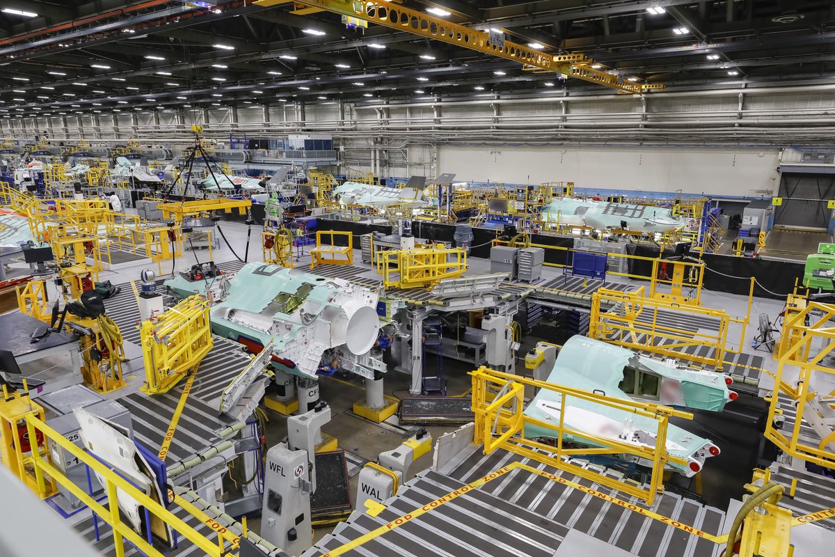 FinnishAirForce's tweet image. Here is Finland's first F-35A multi-role fighter, aircraft JF-501, on Lockheed Martin's production line in Fort Worth. In total, the first three 🇫🇮 F-35 fighters are in final assembly.
📷 @LockheedMartin / Chris Hanoch
#ilmavoimat #F35Programme #F35 #JF501 @thef35
