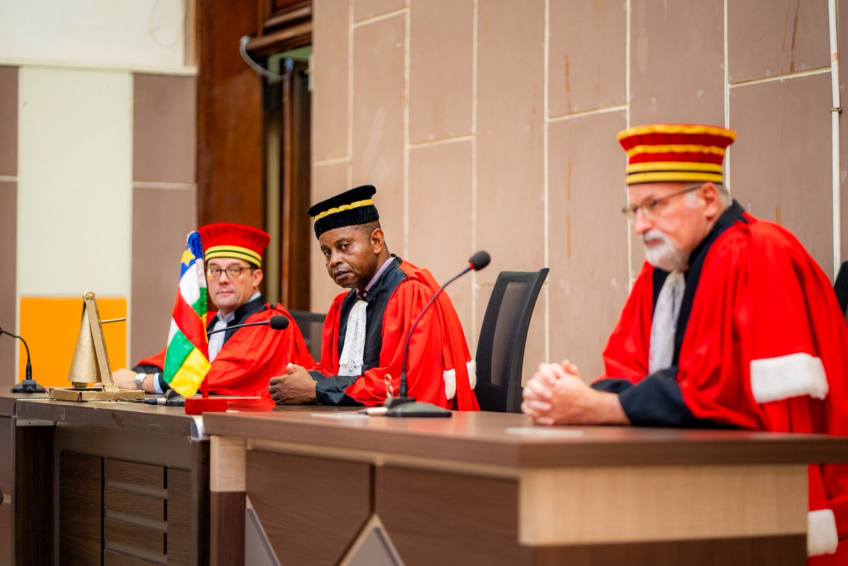 Katy Thompson tweet media