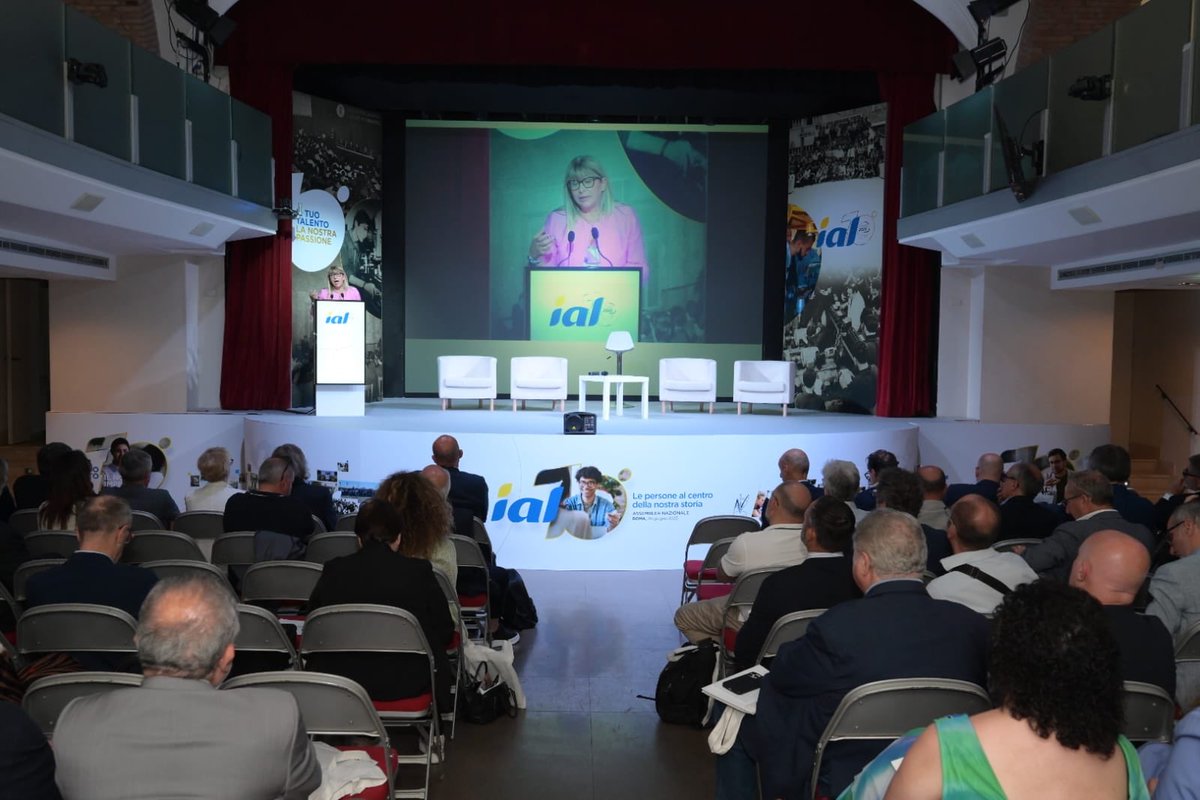 #DanielaFumarola conclude Assemblea Nazionale IAL : “Dobbiamo spezzare le catene del mismatch tra domanda e offerta e recuperare tanti giovani scoraggiati e NEET orientandoli verso le competenze tecniche richieste dalle imprese. Bisogna offrire ad ogni lavoratore in transizione