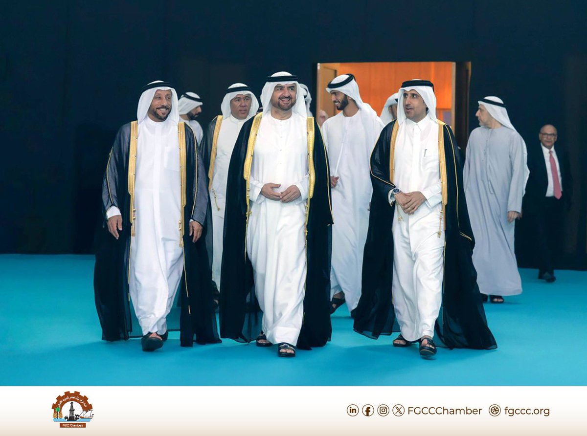 تحت رعاية كريمة من سمو الشيخ سلطان بن محمد القاسمي ولي العهد، ونائب حاكم الشارقة، شارك الأمين العام لـ #اتحاد_الغرف_الخليجية سعادة أ. صالح بن حمد الشرقي في حفل تكريم الفائزين بجائزة الشارقة للتميز 2024، الذي نظمته غرفة تجارة وصناعة الشارقة، بحضور عدد من المسؤولين وكبار الشخصيات