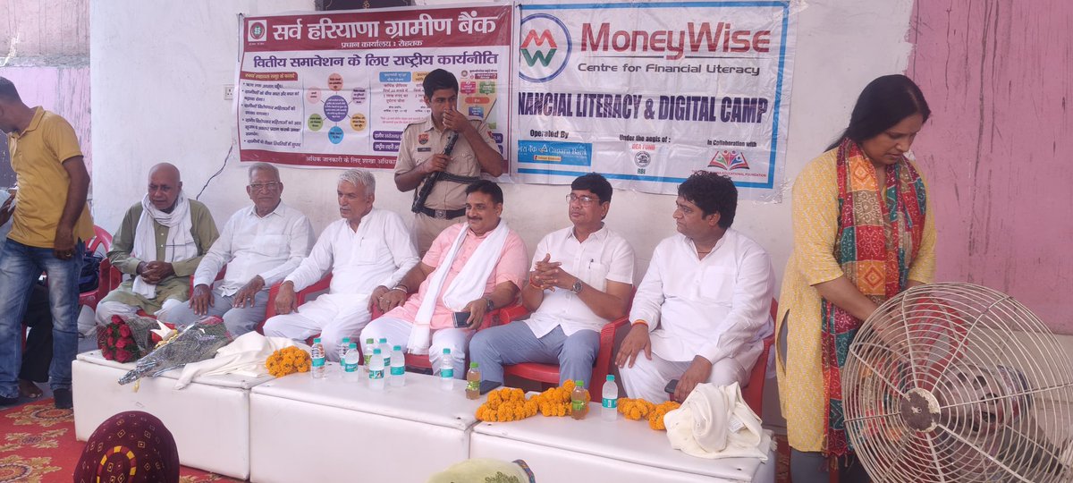 ChairmanVirend1's tweet photo. मुख्यमंत्री @NayabSainiBJP की पहल पर  पटोदी विधानसभा के उच्चामाजरा गांव में family ID और  सरकार की अन्य योजनाओं से वंचित लोगों तक लाभ पहुंचाने के लिए समाधान शिविर का आयोजन किया गया। 
320 लोगों के दस्तावेज ठीक कर सरकार की योजनाओं का लाभ लेने के लिए मार्ग प्रशस्त किया।
@BJP4India https://t.co/OzjEQBjNYJ