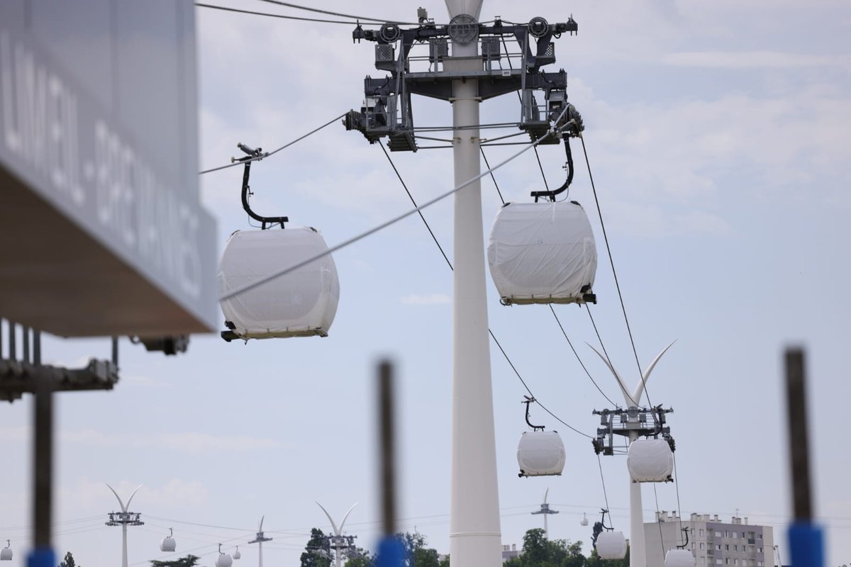 IDF Mobilités (@idfmobilites) on Twitter photo 🚡 Câble C1 : toutes les cabines sont là, prêtes à s’envoler !
La 105e cabine est arrivée par convoi spécial !
Toutes sont désormais sécurisées dans leur garage. Certaines sont déjà à quai, pour les réglages en ligne. #Essais en cours !
De #Créteil à <a href="/Villeneuve94190/">Villeneuve-Saint-Georges</a>, avec 🚡 Câble C1 : toutes les cabines sont là, prêtes à s’envoler !
La 105e cabine est arrivée par convoi spécial !
Toutes sont désormais sécurisées dans leur garage. Certaines sont déjà à quai, pour les réglages en ligne. #Essais en cours !
De #Créteil à <a href="/Villeneuve94190/">Villeneuve-Saint-Georges</a>, avec