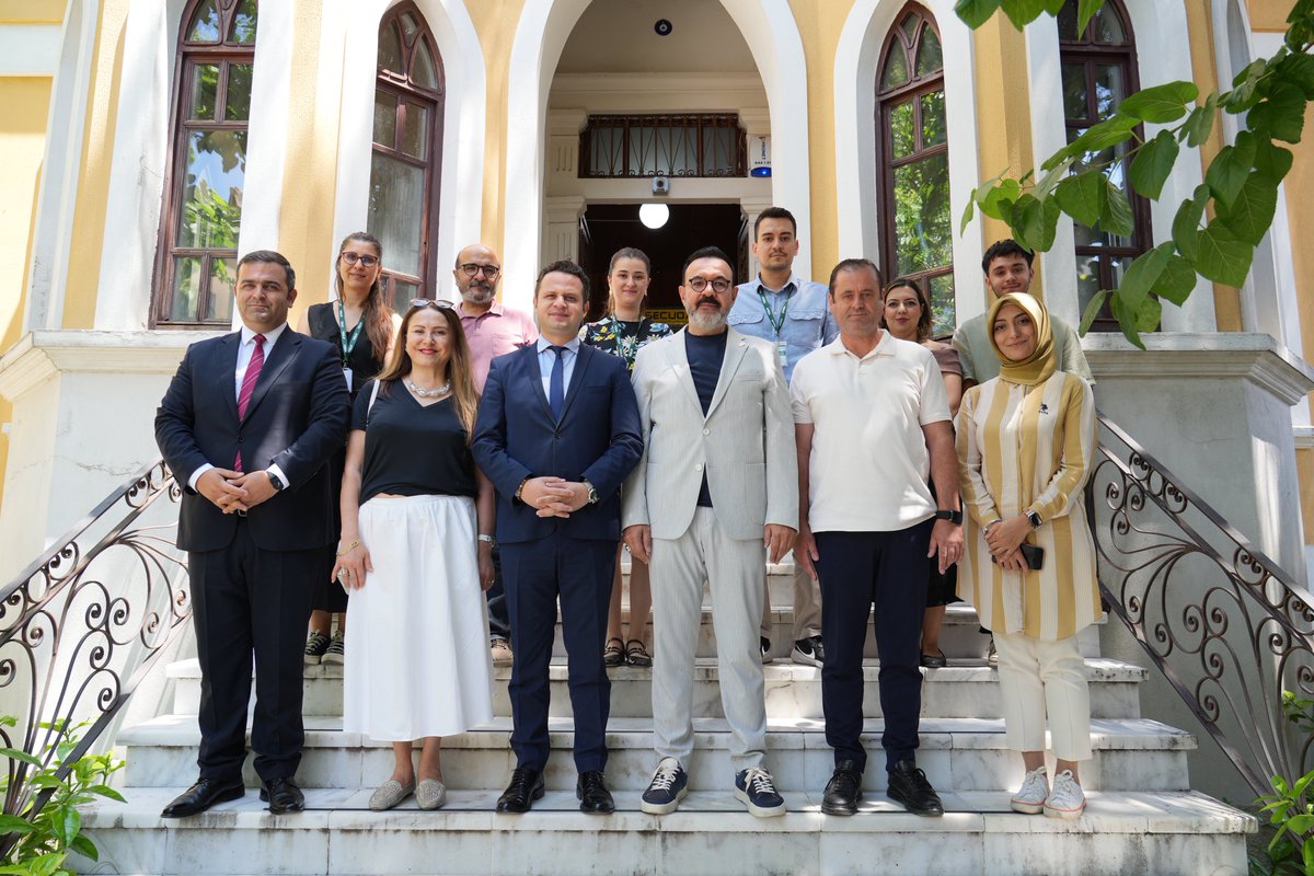 📌Millî Eğitim Müdürümüz Emre ÇAY, Yeşilay Muğla Şube Başkanlığını ziyaret etti.

Ziyarette; Yeşilay’ın yürüttüğü bağımlılıkla mücadele çalışmaları, Millî Eğitim Müdürlüğümüzle olan mevcut iş birlikleri ve ortak projeler değerlendirildi.

2025-2026 eğitim öğretim yılı kapsamında