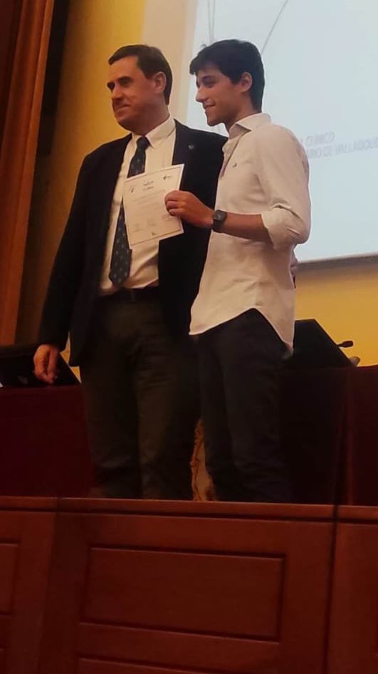 EndovalladolidHCUV (@endovalladolid) on Twitter photo ¡¡Enhorabuena <a href="/pablofdzvelasco/">Pablo Fernández</a> !! Premio Mejor Residente HCUV. Estamos muy orgullosos de haberte acompañado en tu camino como residente, y recuerda: Ahora empieza la aventura…
<a href="/GonzaloDiazSoto/">Gonzalo Díaz Soto</a> ¡¡Enhorabuena <a href="/pablofdzvelasco/">Pablo Fernández</a> !! Premio Mejor Residente HCUV. Estamos muy orgullosos de haberte acompañado en tu camino como residente, y recuerda: Ahora empieza la aventura…
<a href="/GonzaloDiazSoto/">Gonzalo Díaz Soto</a>