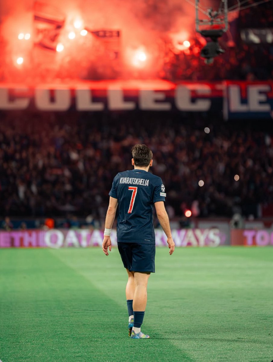 panams75's tweet image. Toujours bon de rappeler que c’est le meilleur numéro 7 de l’histoire du PSG.

Il est arrivé et il a apporté en 6 mois ce que certains n’ont pas pu apporter en 7 ans. 

Pas de polémiques, pas d’histoires, discret, travailleur, sérieux, vrai soldat, un chien enragé sur le terrain…