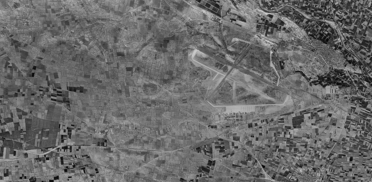 Sr_JOF's tweet photo. El aeropuerto-base aérea de Valencia-Manises en 1956/57... y en la actualidad. https://t.co/b7Lu6cSwtI