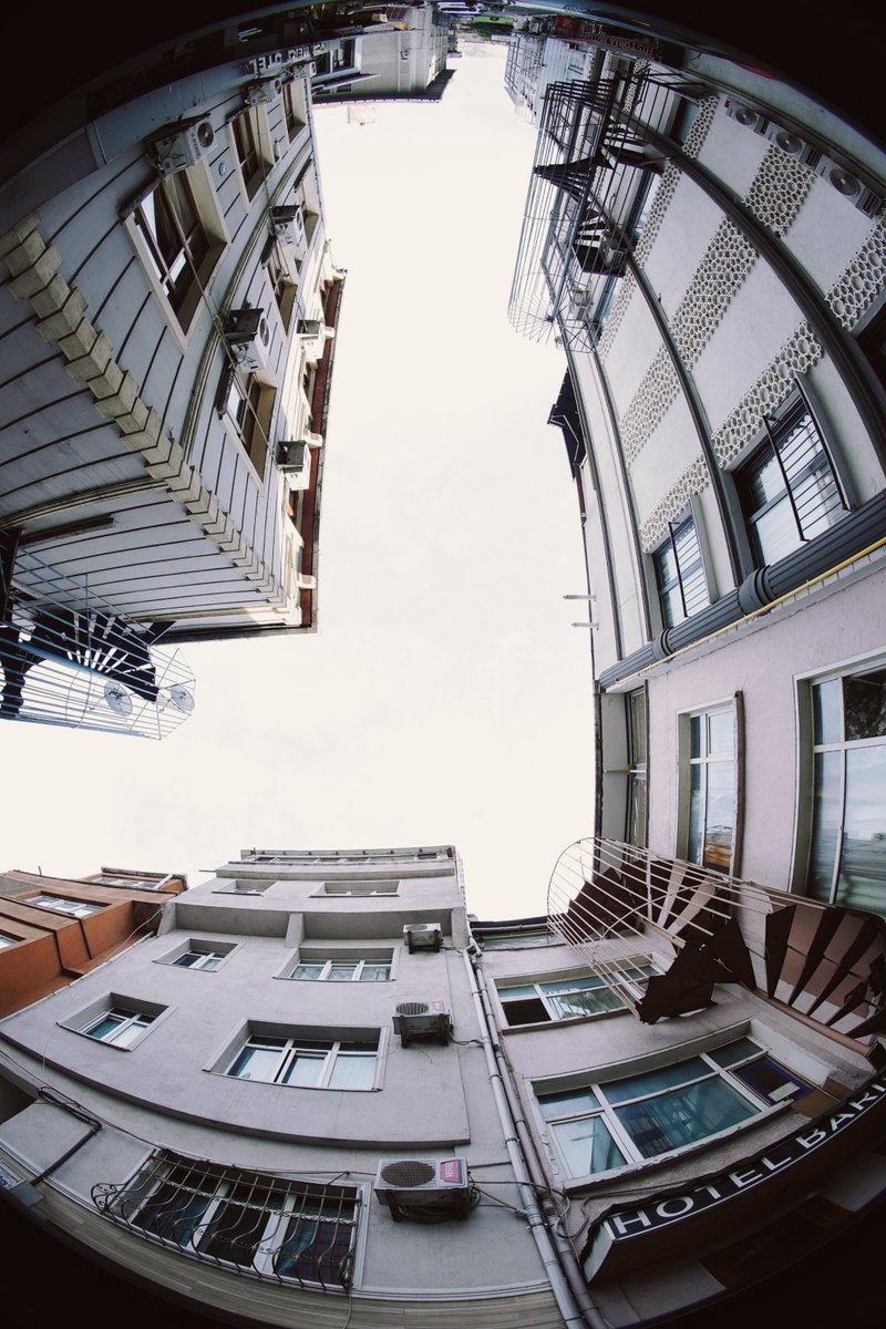 AstrHori's tweet photo. AstrHori 6.5mm F2.0 Circular Fisheye — See a different perspective on the street.
Credit: @vor_ject
#astrhori #FisheyeLens #fisheye #circularview #streetphotography #differentviews #UniquePerspectives https://t.co/qzxoMtBxq1