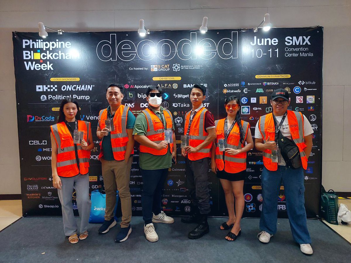 Signshines's tweet image. Orange Daily Pill 🧡

# 32 Attend a conference and share Sign.

Im so excited and nervous but I see @sign and give me strenght to continue discovering other knowledge ,
This is my first time attending this kind of conference event and meeting other people and sharing a sign 🦺🧡