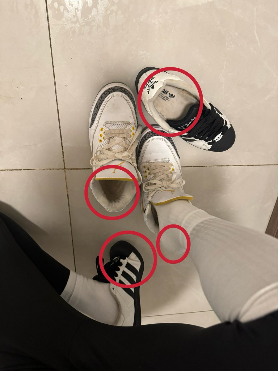 今天的任务给爹把6个圆圈⭕️的地方舔干净，先把舌头洗干净，在进行任务，那个哥布林能做到？6个圆圈给你们看爽了没？很想得到中筒袜吧骚狗🖕🏻住在鞋子里吧熏死你们   #女大学生 #体育生 #体育生的日常