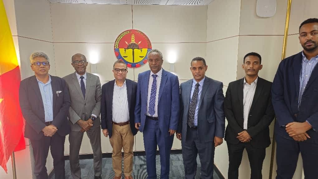 " ዙርያ መለሽ ፀገማት ብዘላቒ ንምፍታሕ ምስ ፌደራል መንግስቲ ፖለቲካዊ ልዝብ ንምግባር ክንሓትት ኢና" 

ፕረዚደንት ጀነራል ታደሰ 

ፕረዚደንት ግዝያዊ ምምሕዳር ትግራይ ሌ/ጀነራል ታደሰ ወረደ ኣብ ህልዊ ኩነታት ትግራይን ኣፈፃፅማ ውዕሊ ሰላም