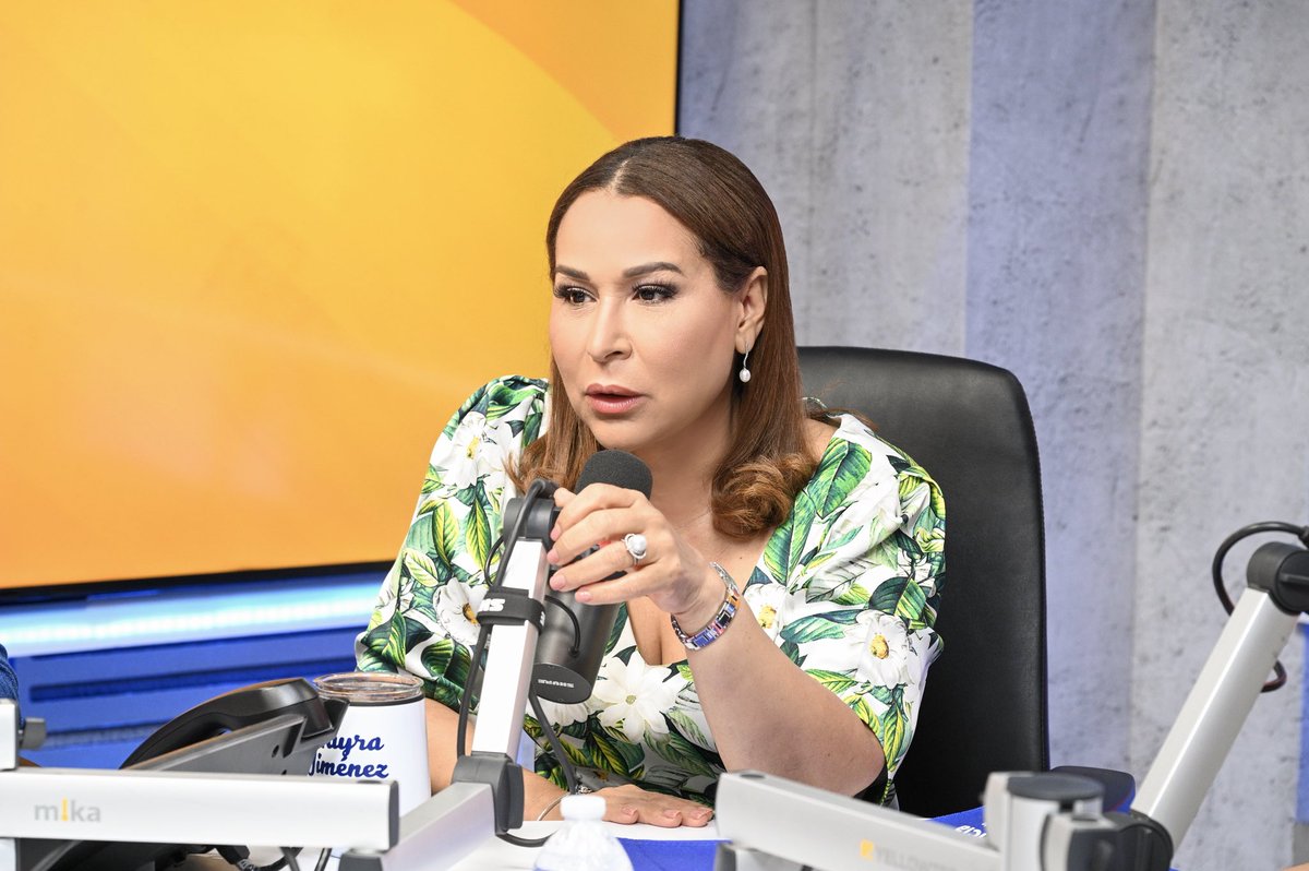 Agradezco al equipo de Panorama de la Mañana (<a href="/Panoramafm_do/">Panorama FM</a>) —<a href="/ElvinCastillo/">Elvin Castillo</a>, <a href="/ktaverasd/">Kimberly Taveras</a>, <a href="/Nildaalaniz/">Nilda Alaniz</a>, <a href="/alfredodelacruz/">Alfredo de la Cruz C</a> y <a href="/johngarciaortiz/">John Garcia</a> — por brindarme un espacio de diálogo y reflexión, fundamental para el fortalecimiento de la ciudadanía y los valores que sustentan nuestra