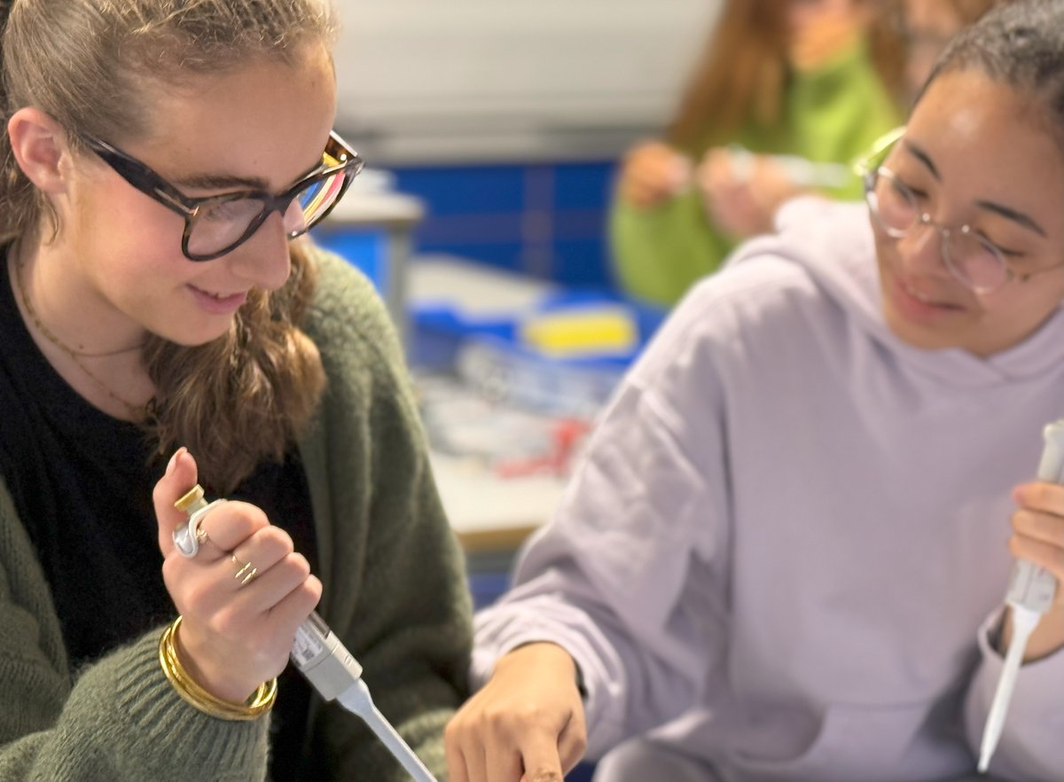 🧬 Year 12 biologists visited @wethecurious for A Question of Taste, a hands-on genetics workshop!

They used DNA extraction, PCR &amp; gel electrophoresis to find out if they could taste the bitter chemical PTC 👅🧪

A brilliant deep dive into genetic science! 🔬💥