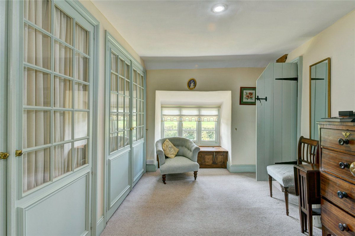 From gardening to entertaining, horse riding to playing tennis, there's something for everyone to do this summer at Lyes House.  

📍How much? £1.4m
📍Where? Sherborne, Dorset 

🔗Click here to take a look at the property: onthemarket.com/details/173313…
