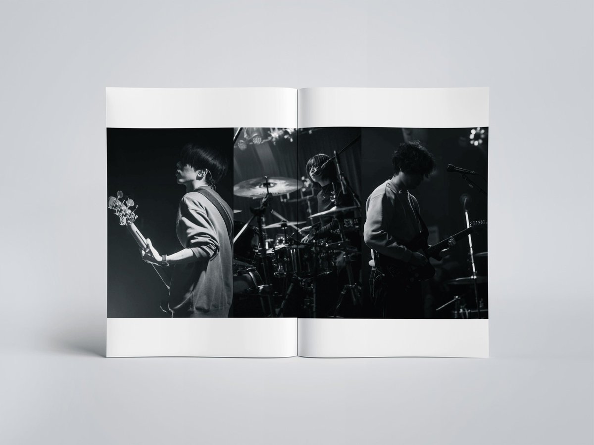 aoimoment's tweet photo. ◤ お知らせ ◢

AOI MOMENT ONEMAN LIVE
“ AOI MOMENT ”の記録として

ただいまから

1. フォトブック
2. ライブ映像データ

の受注販売をスタートします。

* 期間：2025.6.26〜2025.7.9

ぜひこの機会に
お見逃しのないようお願いいたします。

詳細・購入
https://t.co/TkuEjdiHMn

#aoimoment https://t.co/BPrRTNup53