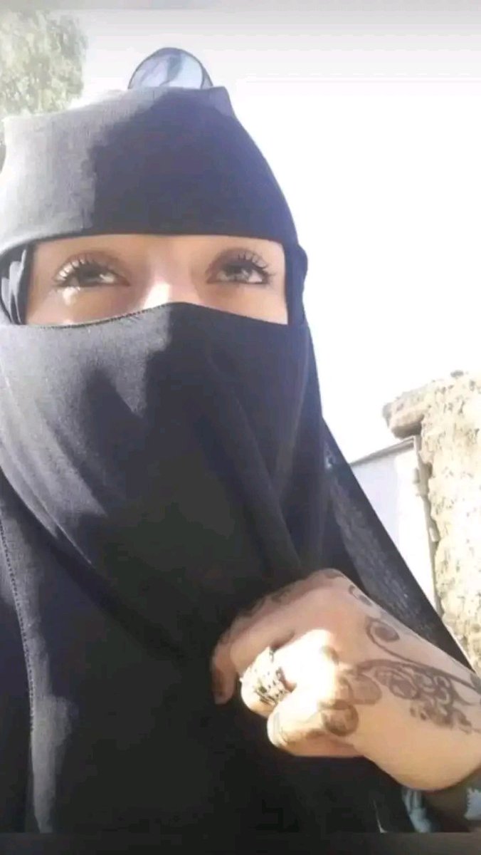 لستُ مِثلهم وليسُ مِثلي فأني مِثل الذين لا مِثل لهم🖤🥀
مساء الخير