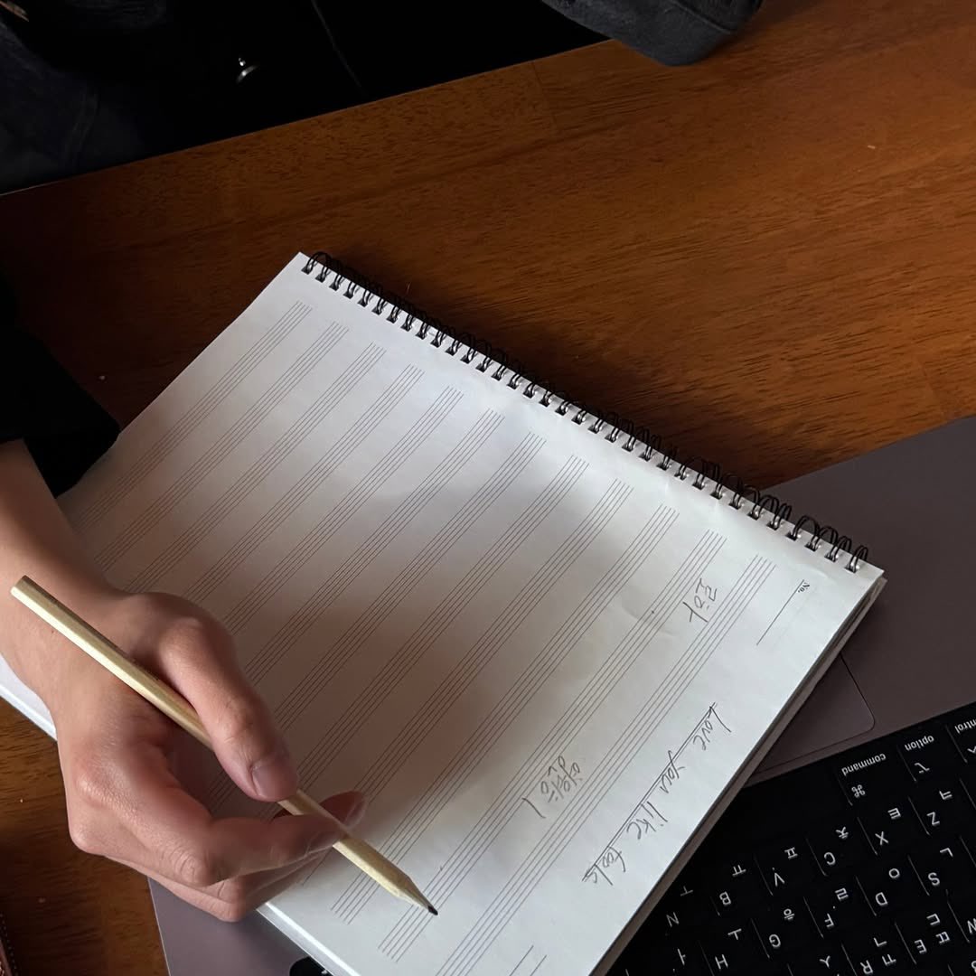 IG : ddana_yoon

i’m fools

#CHAMELEON
#YOONSANHA #SANHA
#ซานฮา #ยุนซานฮา
#윤산하 #산하
#아스트로 #ASTRO
<a href="/offclASTRO/">ASTRO 아스트로</a>