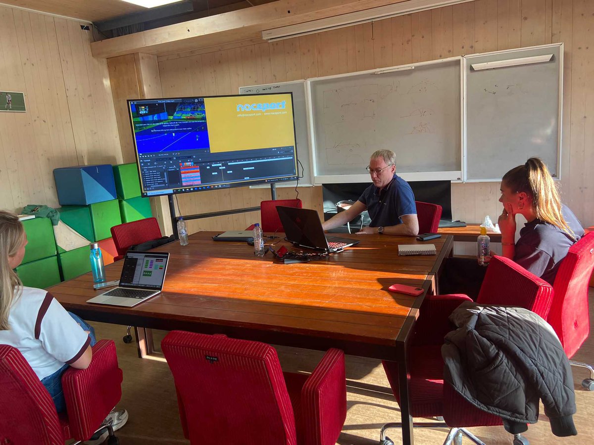 Nacsport's tweet image. Our friends at CaJa Sport Software held a #videoanalysis course for #hockey coaches last Monday.

Congratulations to Fien Ellerbroek from Hockey Club Hudito who received her course certificate.

Thanks to Caja Sport Software and Daphne Groothuis for running this course.