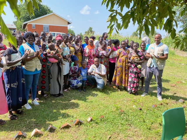TpoUg's tweet photo. 🧡 Walking With Refugee Women in #RhinoCamp
Early this week, @TpoUg & @johanniter held a field review under #MAMAPLUSproject in #Ocea & #Olujubo zones #RhinoRefugeeSettlement, #WestNile. The review aimed to reflect on progress in #MentalHealth MaternalHealth #LivelihoodSupport https://t.co/wFHaVxDRxt