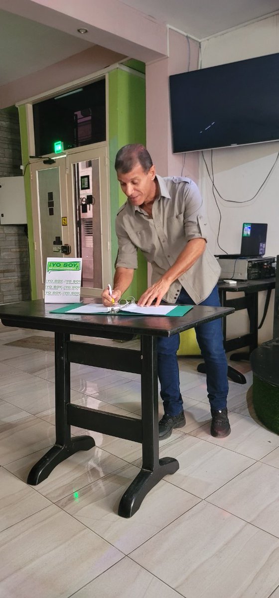 Con #HonorHolguinero felicitamos a los comunicadores en el 34 Aniversario de la Asociación de Comunicadores Sociales de #Cuba. En especial a los de #HolguínSí que concluyeron una fructífera jornada en el norte oriental.
#YoSoyElComunicador