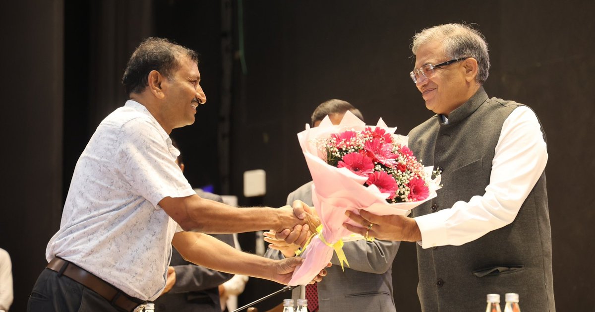 ভারতের নির্বাচন কমিশনের উদ্যোগে দিল্লি স্থিত IIIDEM এ  গুজরাট, মিজোরাম, তেলেঙ্গানা, ত্রিপুরা, দাদরা ও নগর হাভেলি   এবং  দমন ও দিউ -র বি এল ও  এবং বি এল ও  সুপারভাইজারদের জন্য ২ দিনের (২৬-০৬-২০২৫ ও ২৭-০৬-২০২৫) প্রশিক্ষণ কর্মসূচি শুরু হয়েছে।
<a href="/ECISVEEP/">Election Commission of India</a> 
<a href="/ceotripura/">CEO, Tripura</a> 
<a href="/DmGomati/">DM Office Gomati</a>