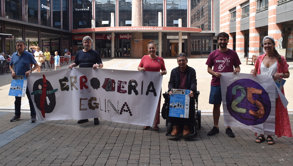 "Belaunaldiartekotasuna islatu nahi dugu plazan"
oarsoaldea.hitza.eus/2025/06/26/bel…
<a href="/ereintzadantza/">Ereintza Dantza Taldea</a> #ErromeriaEguna <a href="/maite_gartzia/">Maite Gartzia</a> #Errenteria #Orereta